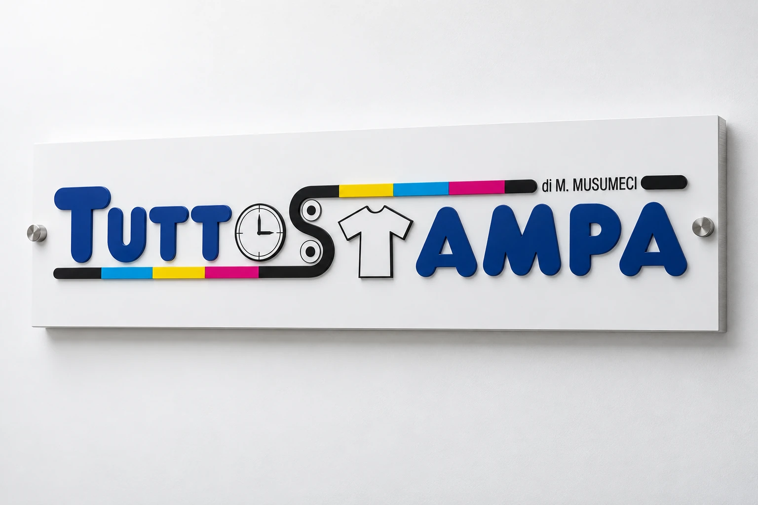 Insegna con il logo Tuttostampa in rilievo — esempio illustrativo