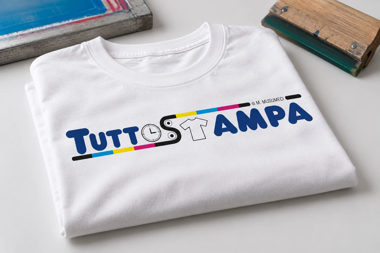 Maglietta in cotone con logo Tuttostampa stampato in serigrafia — esempio illustrativo